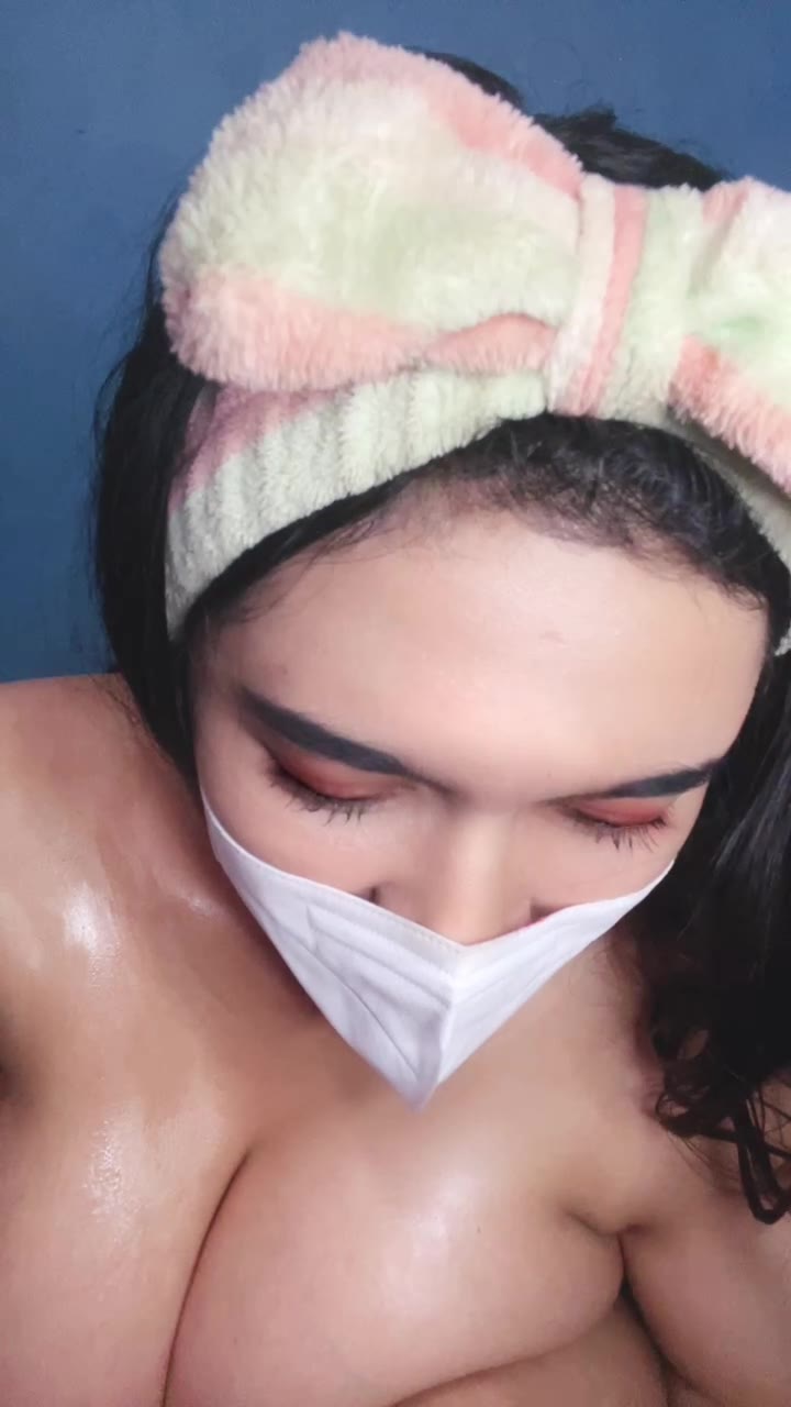AdeliyaLily