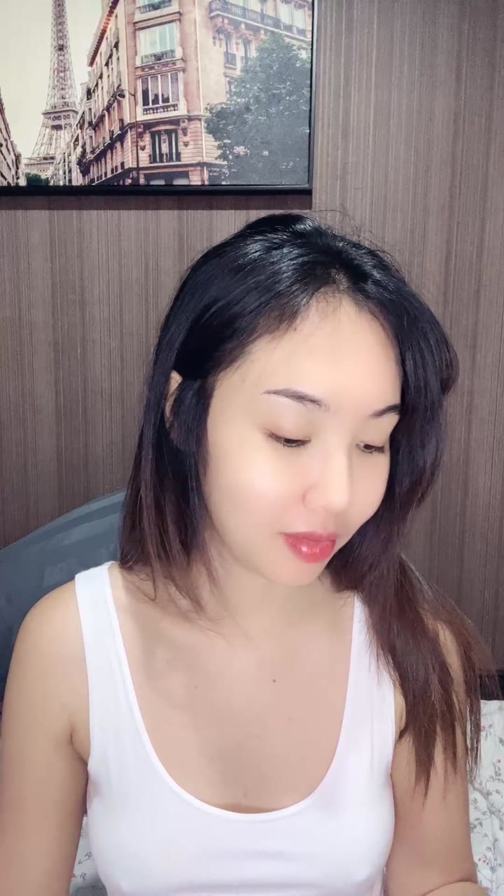 LUXDel ID 1867252345620430850 Hot51 