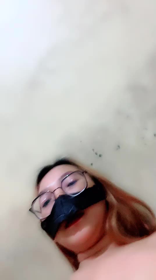 HDmns ID 3948808 Papaya Live 