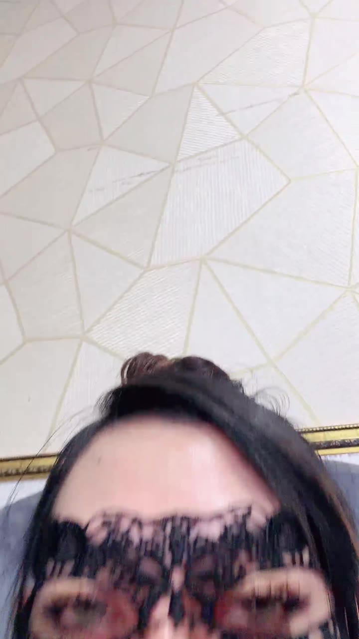 tante eva ID 1729259490256228354 Hot51 